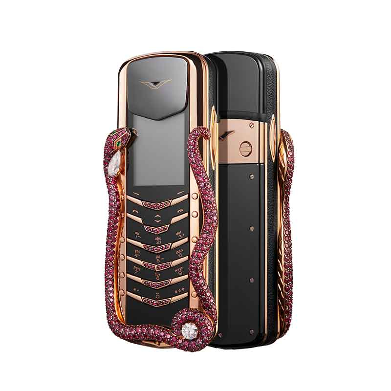 Vertu-SIGNATURE-Cobra-Limited-Edition1_900x